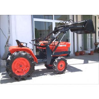 Tractor Kubota B1500 4wd with front loader