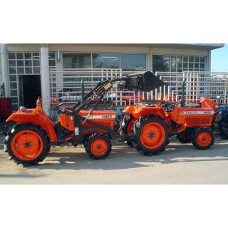 Tractor KUBOTA L2402DT with front loader