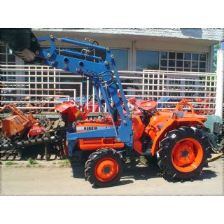 Tractor KUBOTA L2402 4wd with front loader