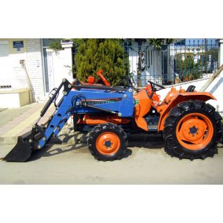 Tractor KUBOTA L2802DT with front loader